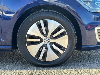 Volkswagen E Golf 35.8kwh E Golf Hatchback 5dr Electric Auto (136 Ps)