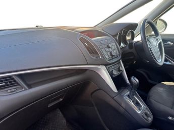 Vauxhall Zafira 1.4i Turbo Design MPV 5dr Petrol Auto Euro 6 (140 Ps)