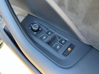 Volkswagen Passat Estate 1.5 Tsi Ehybrid 19.7kwh R Line Estate 5dr Petrol Plug In Hybrid