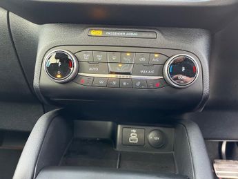 Ford Kuga 2.5 Duratec 14.4kwh Graphite Tech Edition Suv 5dr Petrol Plug In
