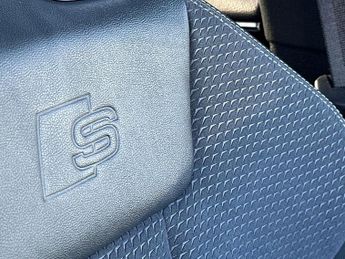 Audi A4 Saloon 2.0 Tfsi 40 S Line Saloon 4dr Petrol S Tronic Euro 6 (s/s) (204 