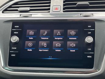 Volkswagen Tiguan 1.5 Tsi R Line Suv 5dr Petrol Dsg Euro 6 (s/s) (150 Ps)
