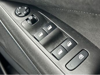 Vauxhall Crossland 1.2 Turbo Ultimate Suv 5dr Petrol Auto Euro 6 (s/s) (130 Ps)