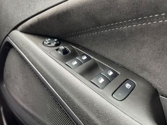 Vauxhall Crossland 1.2 Turbo Ultimate Suv 5dr Petrol Auto Euro 6 (s/s) (130 Ps)