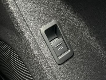 Audi Q3 2.0 Tfsi 40 S Line Suv 5dr Petrol S Tronic Quattro Euro 6 (s/s) 