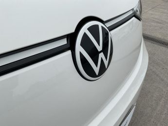 Volkswagen Id. Buzz Cargo Pro 77kwh Commerce Panel Van 5dr Electric Auto (204 Ps)