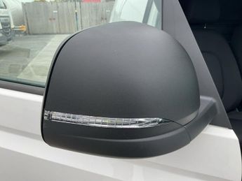 Volkswagen Id. Buzz Cargo Pro 77kwh Commerce Panel Van 5dr Electric Auto (204 Ps)