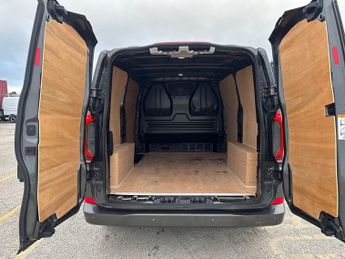 Volkswagen E Transporter T32 65kwh Commerce Pro Panel Van 5dr Electric Auto Rwd Swb (136