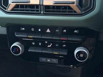 Dacia Spring 65 26.8kwh Extreme Hatchback 5dr Electric Auto (65 Ps)