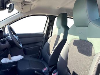 Dacia Spring 65 26.8kwh Extreme Hatchback 5dr Electric Auto (65 Ps)