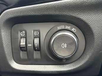 Vauxhall Corsa Electric 50kwh Yes Hatchback 5dr Electric Auto (136 Ps)