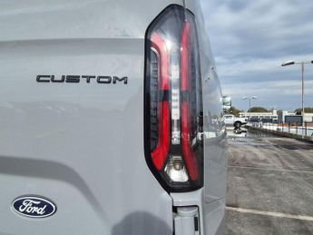 Ford E Transit Custom 320 65kwh Limited Panel Van 5dr Electric Auto L1 H1 (136 Ps)