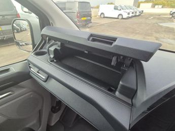 Ford E Transit Custom 320 65kwh Limited Panel Van 5dr Electric Auto L1 H1 (136 Ps)