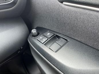 Toyota Yaris 1.5 Vvt H Icon Hatchback 5dr Petrol Hybrid E CVT Euro 6 (s/s) (1