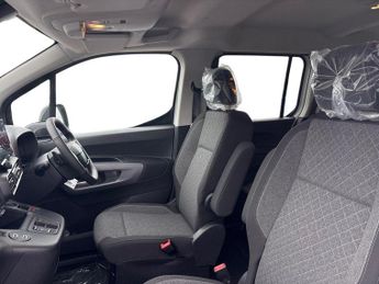Vauxhall Combo Life Electric 52kwh Ultimate MPV 5dr Electric Auto (7.4kw Charger) (136 Ps)