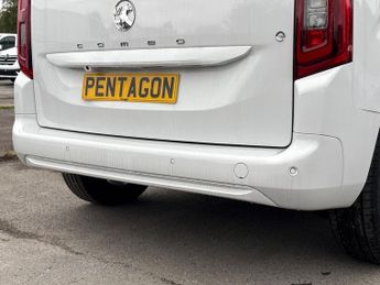 Vauxhall Combo Life Electric 52kwh Ultimate MPV 5dr Electric Auto (7.4kw Charger) (136 Ps)
