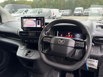 Vauxhall Combo Life Electric 52kwh Ultimate MPV 5dr Electric Auto (7.4kw Charger) (136 Ps)