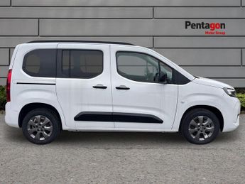 Vauxhall Combo Life Electric 52kwh Ultimate MPV 5dr Electric Auto (7.4kw Charger) (136 Ps)