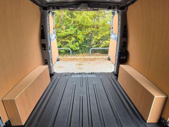 Ford E Transit Custom 320 65kwh Limited Panel Van 5dr Electric Auto L1 H1 (136 Ps)