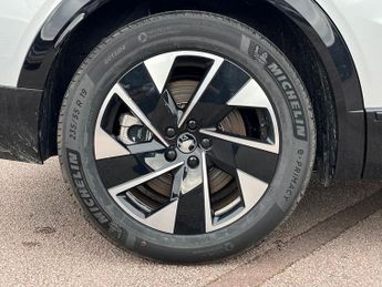 Vauxhall Grandland Electric 73kwh Gs Suv 5dr Electric Auto (213 Ps)