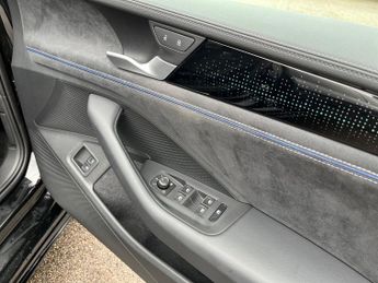 Volkswagen Passat Estate 1.5 Tsi Ehybrid 19.7kwh R Line Estate 5dr Petrol Plug In Hybrid