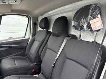 Renault Trafic SWB DIESEL TRAFIC SL30 BLUE DCI 170 EXTRA SPORT