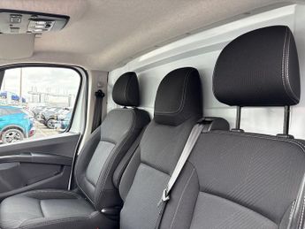 Renault Trafic  LWB DIESEL TRAFIC LL30 BLUE DCI 170 EXTRA SPORT