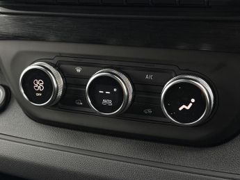 Renault Trafic  LWB DIESEL TRAFIC LL30 BLUE DCI 170 EXTRA SPORT