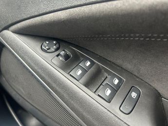 Vauxhall Crossland 1.2 Turbo Ultimate Suv 5dr Petrol Auto Euro 6 (s/s) (130 Ps)