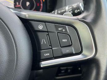 Jaguar F Pace 2.0 D180 Chequered Flag Suv 5dr Diesel Auto Awd Euro 6 (s/s) (18