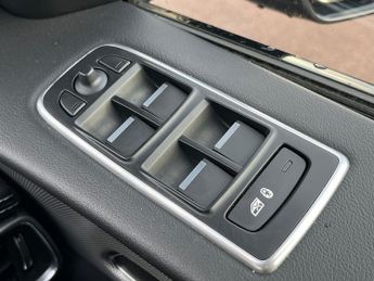 Jaguar F Pace 2.0 D180 Chequered Flag Suv 5dr Diesel Auto Awd Euro 6 (s/s) (18