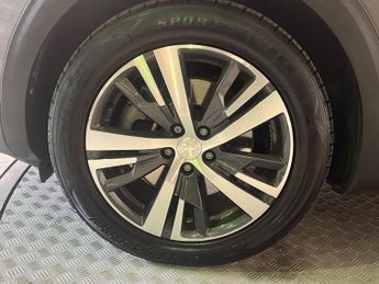 Peugeot 3008 SUV Hybrid 1.6 12.4kwh Active Suv 5dr Petrol Plug In Hybrid E Eat Euro 6 (s