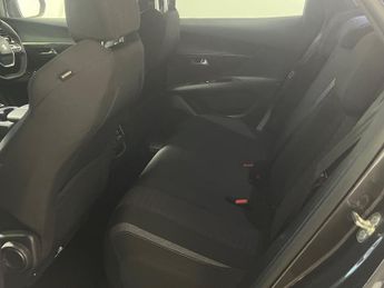 Peugeot 3008 SUV Hybrid 1.6 12.4kwh Active Suv 5dr Petrol Plug In Hybrid E Eat Euro 6 (s