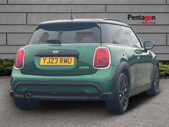 MINI 3 Door Hatch 1.5 Cooper Classic Hatchback 3dr Petrol Steptronic Euro 6 (s/s) 