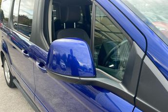 Ford Grand Tourneo Connect 1.5 Tdci Titanium MPV 5dr Diesel Powershift Euro 6 (s/s) (120 Ps