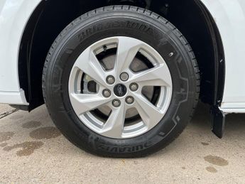 Ford E Transit Custom 320 65kwh Limited Panel Van 5dr Electric Auto L1 H1 (136 Ps)