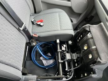 Ford E Transit Custom 320 65kwh Limited Panel Van 5dr Electric Auto L1 H1 (136 Ps)