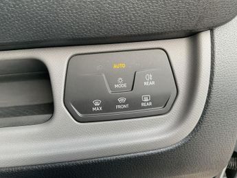 Volkswagen Id. Buzz Cargo Pro 77kwh Commerce Plus Panel Van 5dr Electric Auto (204 Ps)