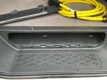 Volkswagen Id. Buzz Cargo Pro 77kwh Commerce Plus Panel Van 5dr Electric Auto (204 Ps)