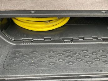 Volkswagen Id. Buzz Cargo Pro 77kwh Commerce Plus Panel Van 5dr Electric Auto (204 Ps)