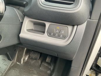 Volkswagen Id. Buzz Cargo Pro 77kwh Commerce Plus Panel Van 5dr Electric Auto (204 Ps)