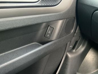 Volkswagen Id. Buzz Cargo Pro 77kwh Commerce Plus Panel Van 5dr Electric Auto (204 Ps)