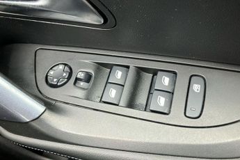 Peugeot 2008 SUV 1.2 Puretech Allure Suv 5dr Petrol Eat Euro 6 (s/s) (130 Ps)