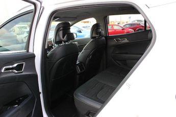 Kia Sportage 1.6 H T Gdi 3 Suv 5dr Petrol Hybrid Auto Euro 6 (s/s) (226 Bhp)