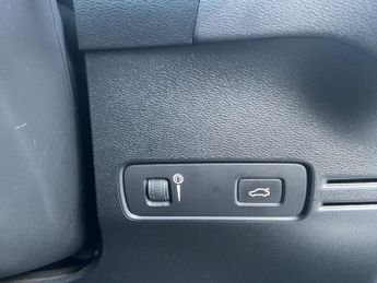 Volvo Xc40 2.0 D3 R Design Pro Suv 5dr Diesel Auto Euro 6 (s/s) (150 Ps)