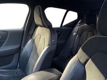 Volvo Xc40 2.0 D3 R Design Pro Suv 5dr Diesel Auto Euro 6 (s/s) (150 Ps)