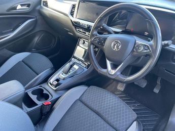 Vauxhall Grandland Hybrid 1.6 13.2kwh Elite Suv 5dr Petrol Plug In Hybrid Auto Euro 6 (s/s