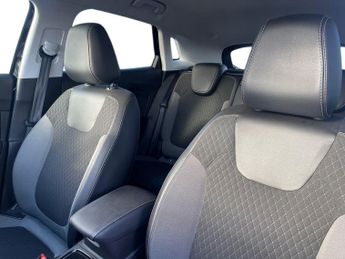 Vauxhall Grandland Hybrid 1.6 13.2kwh Elite Suv 5dr Petrol Plug In Hybrid Auto Euro 6 (s/s