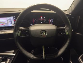 Vauxhall Astra Electric 54kwh Ultimate Hatchback 5dr Electric Auto (156 Ps)