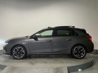 Vauxhall Astra Electric 54kwh Ultimate Hatchback 5dr Electric Auto (156 Ps)